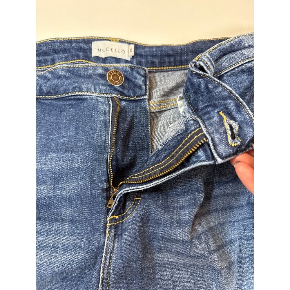Ms. Cello 1X Distressed Denim Shorts With Frayed Hem & Pockets (HH235) - Picture 7 of 8